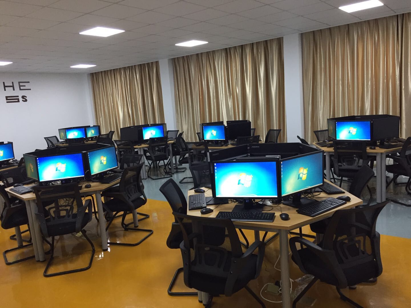 華科云桌面實施.jpg